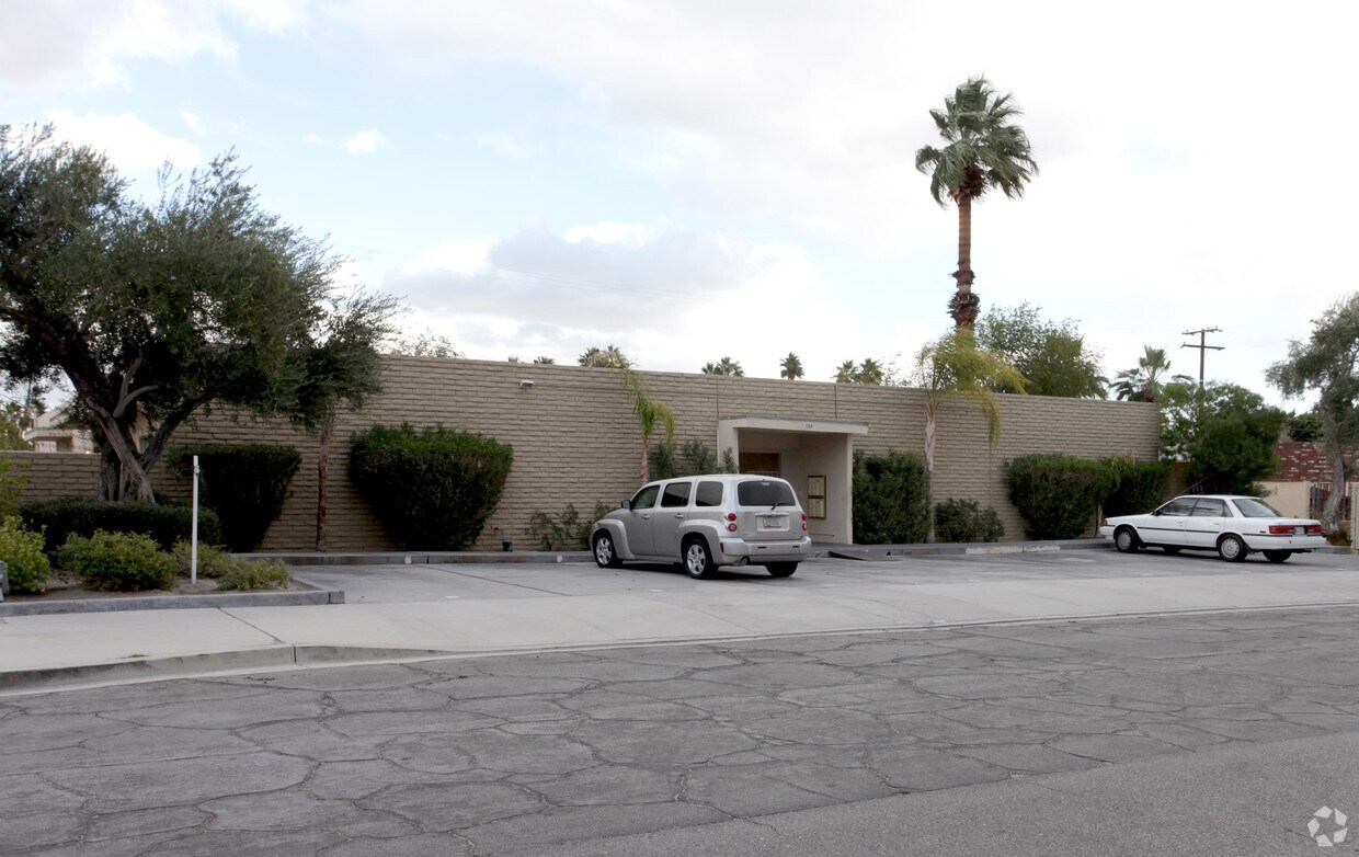 Building Photo - 120 S Saturmino Dr