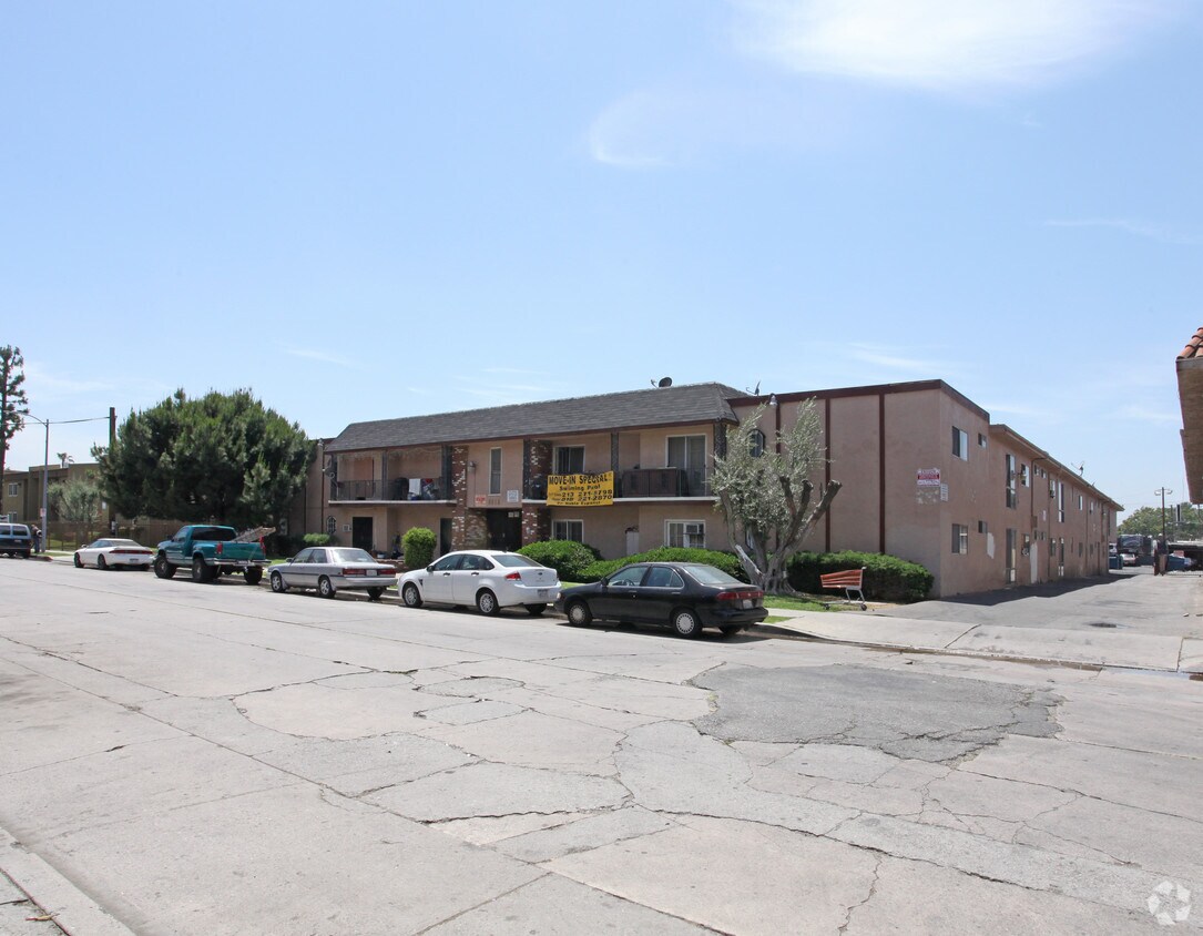 Primary Photo - Columbus Martinique Apartments