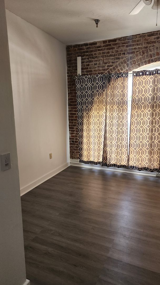 Foto del edificio - Downtown Arcadia STUDIO UNITS Pink Building