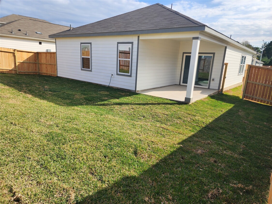 Building Photo - 31322 Gayle Prairie Oaks St