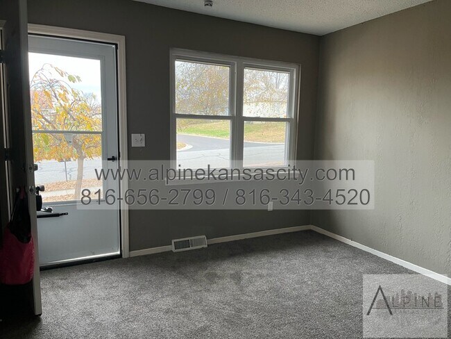 Foto del edificio - Updated Independence Duplex, Fort Osage SD