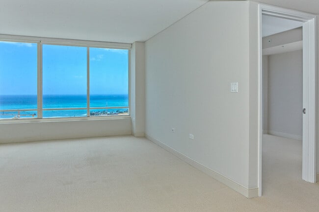 Building Photo - Perfect Location at Pacifica Honolulu!