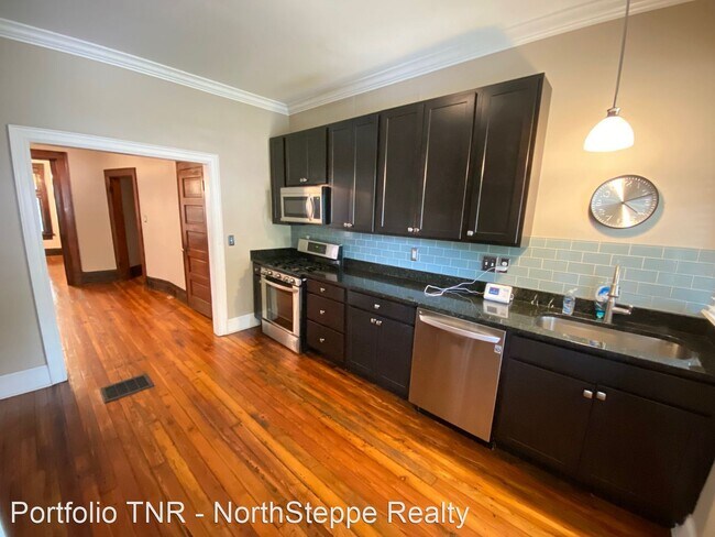 Building Photo - 4 br, 2.5 bath Apartment - 634 Neil Ave