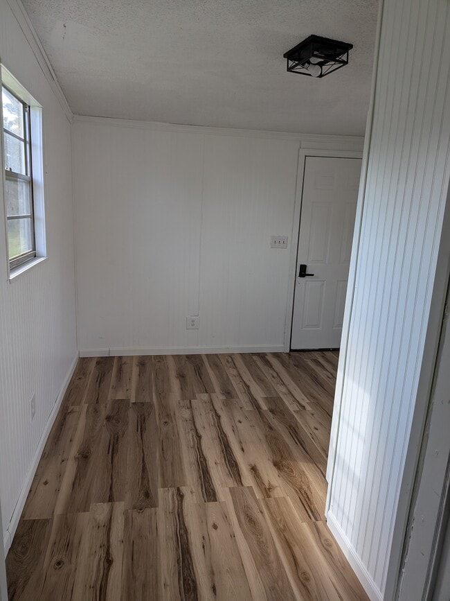 Building Photo - 1902 Park Manor Dr