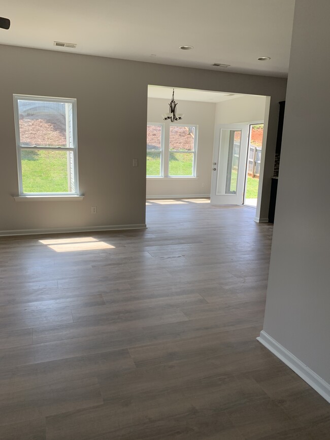 Building Photo - 11114 Pond Valley Ct