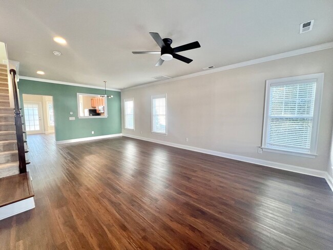 Foto del edificio - Stunning 3BD, 2.5BA Raleigh Home Located i...