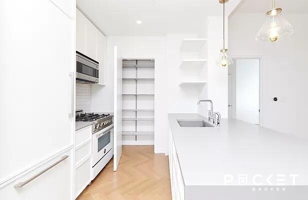 Foto del edificio - 184 Kent Ave