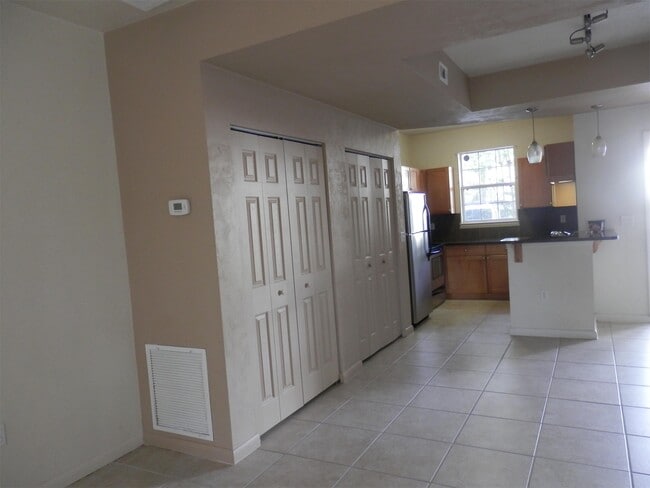 Building Photo - 3023 SW Archer Rd
