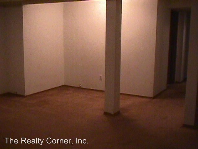 Building Photo - 2431 Lexington Village Ln