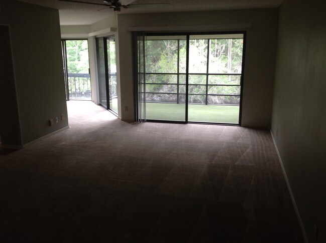Building Photo - 8753 Como Lake Dr