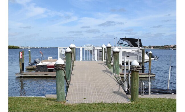Building Photo - 311 E Ocean Avenue 308 Lantana Fl 33462