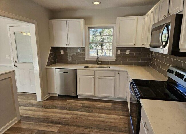 Foto del edificio - Spacious 4BR House in Columbus