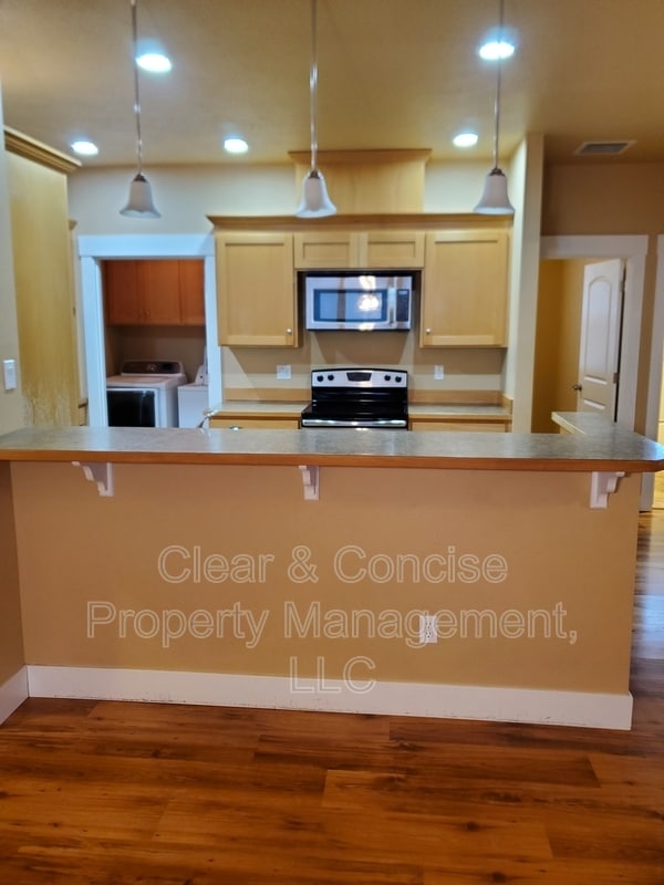 Photo - 920 Arcadia Dr House