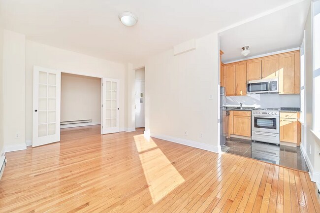 Building Photo - 275 Mott St