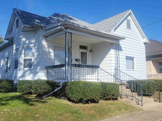 Building Photo - 705 Lexington Ave