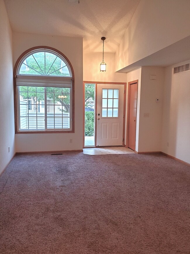 Foto del edificio - 1902 Aster Bay