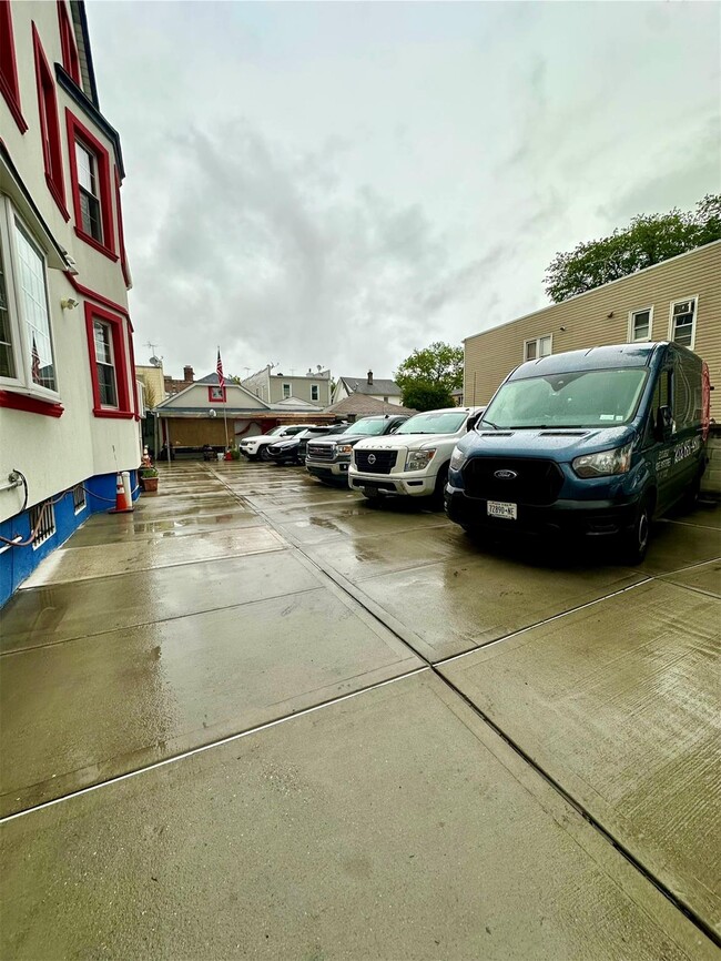 Building Photo - 8713 135th St