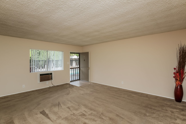 Building Photo - Willow Apartments