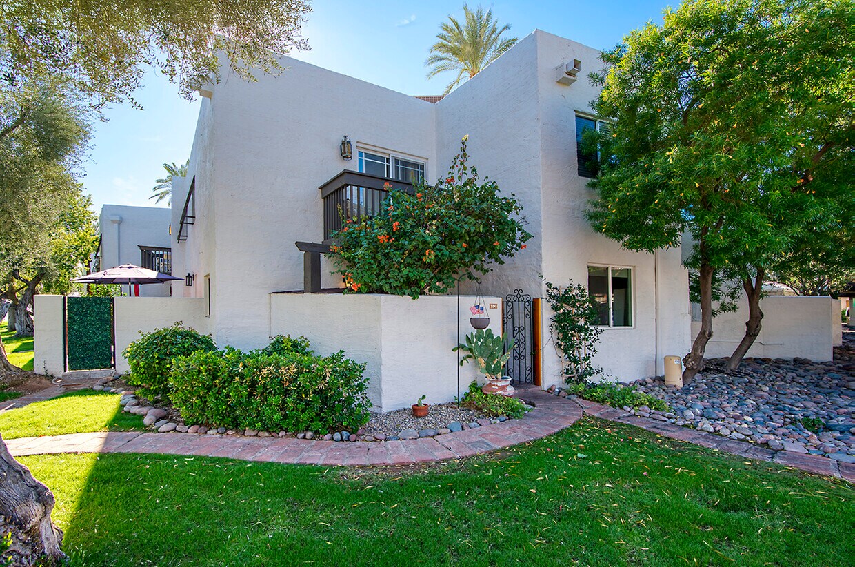 Photo - 6840 E 2nd St (Scottsdale, AZ)