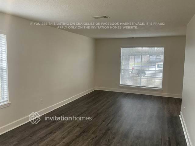 Foto del edificio - 1802 Oak Valley Dr