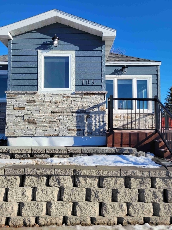 Building Photo - 103 1st St SE