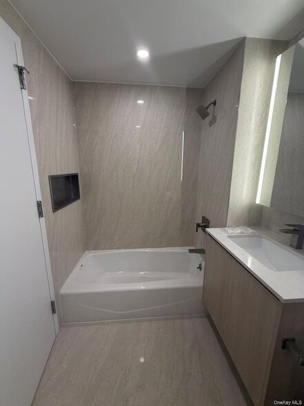 Foto del edificio - 33-71 Prince Street Unit 6A