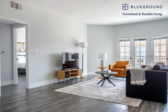 Building Photo - 1620 S Bentley Ave