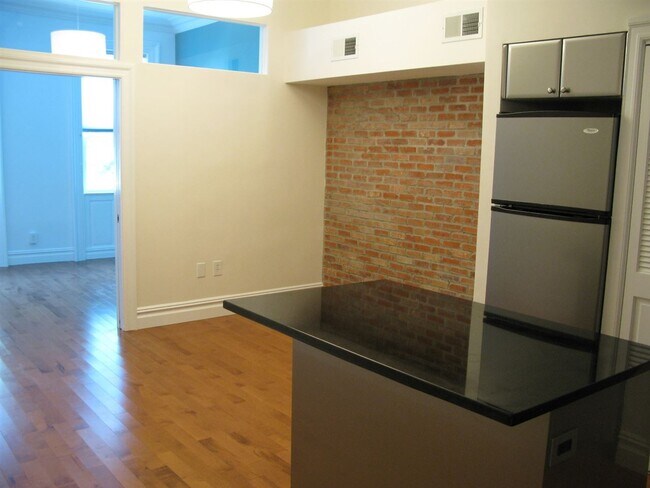 Building Photo - 261 4th St