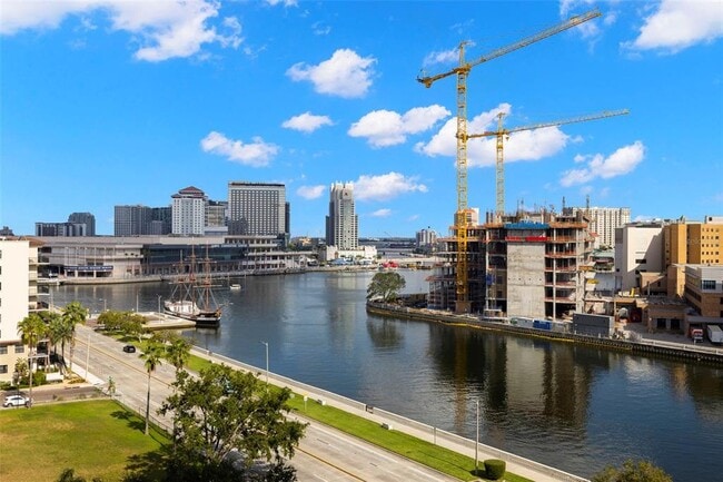 Foto del edificio - 345 Bayshore Blvd