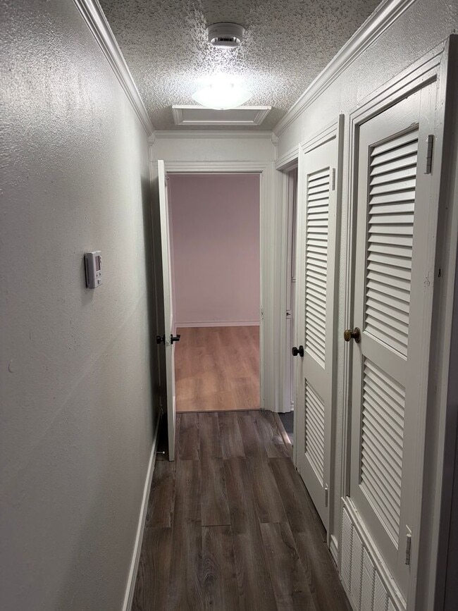 Building Photo - 3513 James Ave