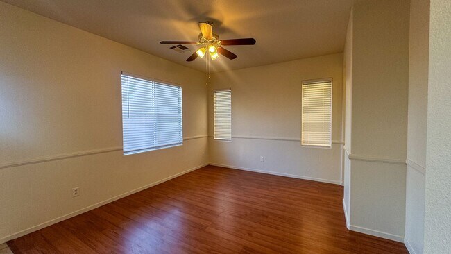 Foto del edificio - 3 bed, 2.5 bath, 1,746 sq ft home in southwest Las Vegas