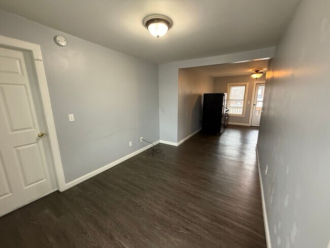 Foto del edificio - MOVE IN READY! $1625 - 1 Bed / 1 Bath Apartment in Downtown Manchester with All Utilities Included!