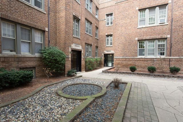 Foto principal - 629 W Barry Ave