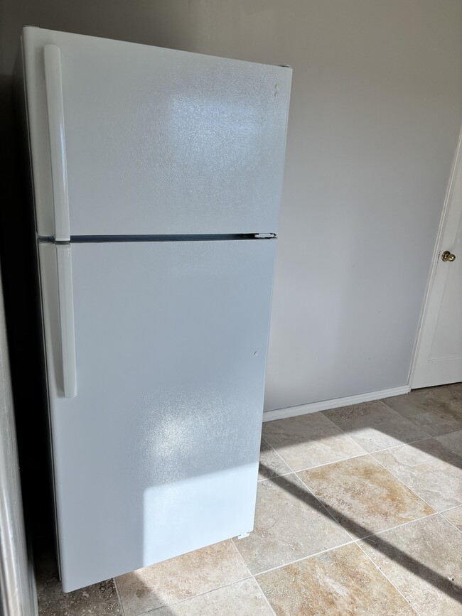 Kitchen - 6742 Snowdon Ave