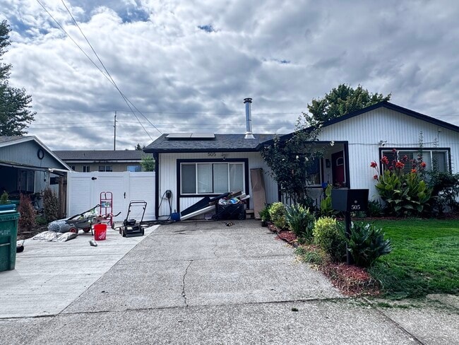 Building Photo - 505 S Chehalem St
