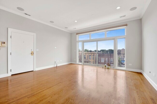 Foto del edificio - 2736 W Belmont Ave