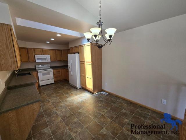 Foto del edificio - 3 bedroom in Billings MT 59102