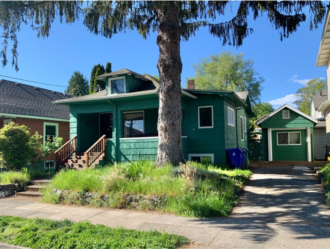 Foto principal - 3421 SE Harrison St