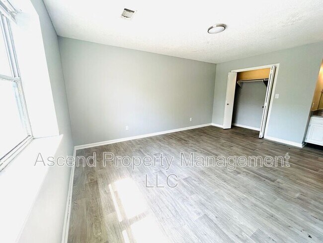 Building Photo - 1809 Bailey Ave