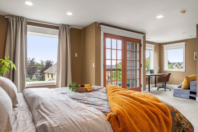 Foto del edificio - 6033 McKinley Pl N