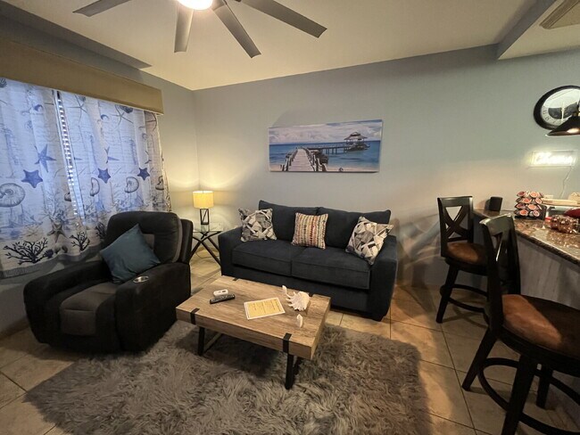 Building Photo - Super Convenient Destination Daytona