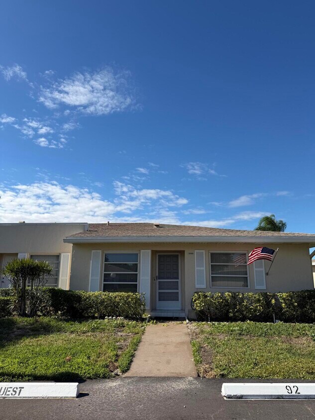 Foto principal - 8588 Bella Vista Dr