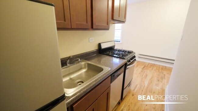 Building Photo - 0 bedroom in CHICAGO IL 60614