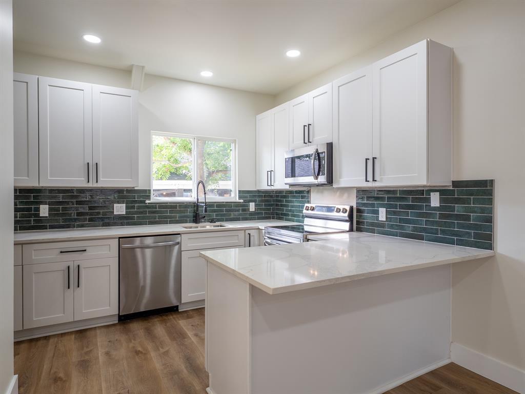 Foto principal - 210 Mockingbird Ln W