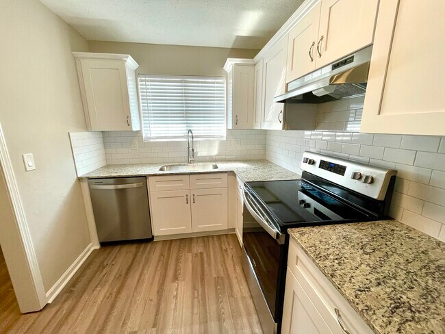 Kitchen - 2498 Hidden Cove Ct
