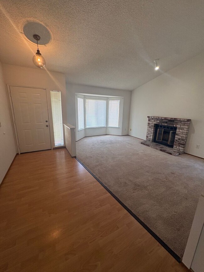 Foto del edificio - Spacious 3bed/2bath home in Antelope