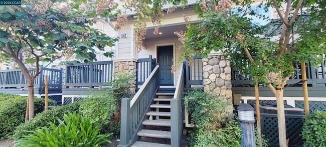 Building Photo - 1102 Brooks Range Landing