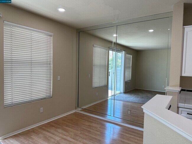 Building Photo - 3505 Coyote Cir