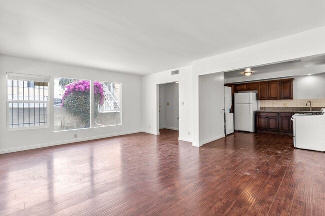 Foto del edificio - 1142 Serrano Ave