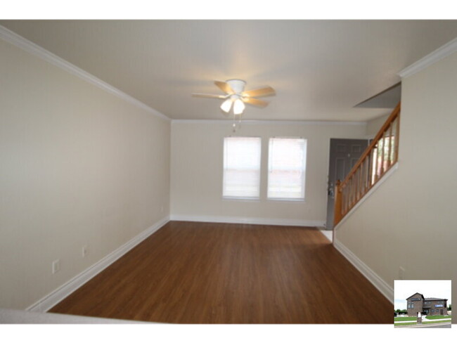 Building Photo - 402 Bowden Ave